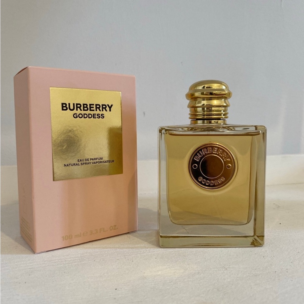 Burberry Goddess perfume
